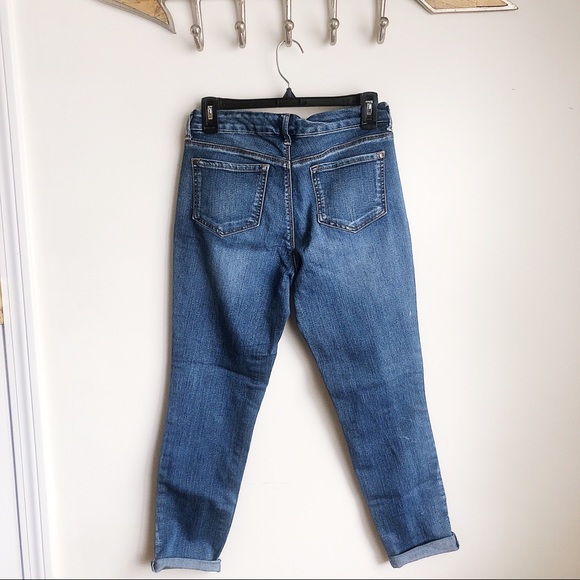 ✨Girlfriend Distressed Jeans✨ - Picture 3 of 6